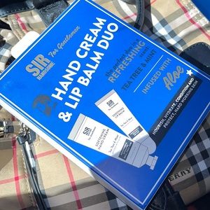 🧔🏻🧴🪵 Nwt 🧔🏻 Sir • Lip & Moisture •🧴🪵 🧔🏻